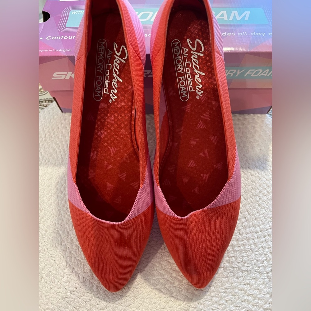 Skechers memory foam flats—for those who want support!